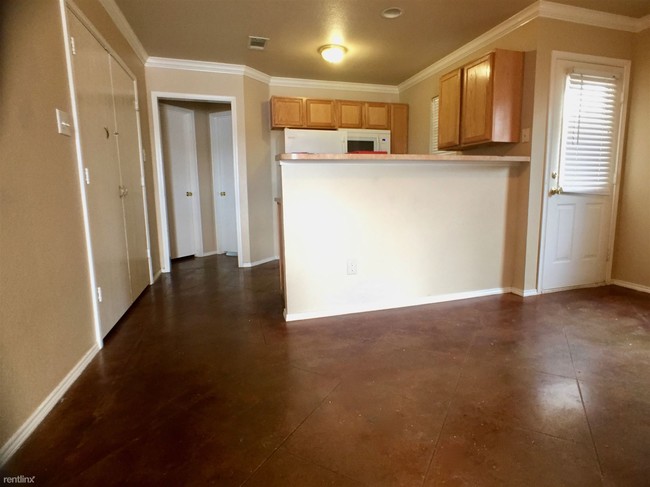 Building Photo - 1321 Village Garden Dr