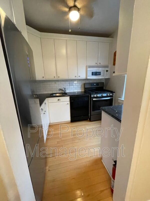 Building Photo - 70 Strawberry Hill Ave