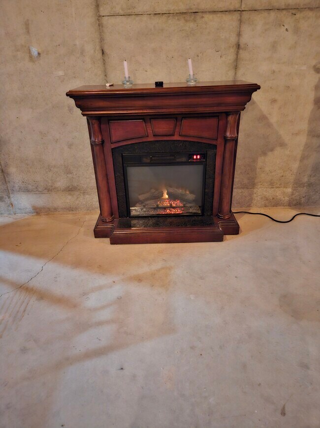 fire place for heat - 1111 Montserrat Park Rd