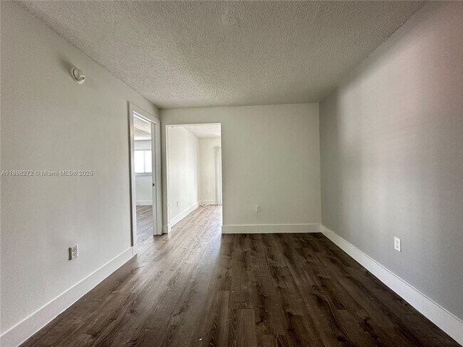 Foto del edificio - 529 SW 4th St