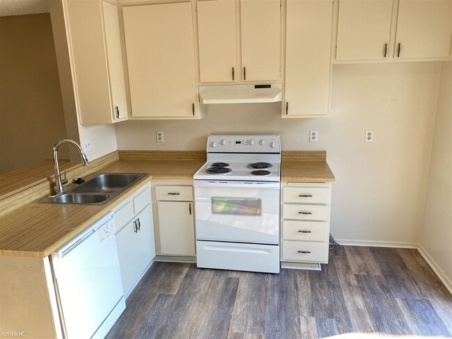 Building Photo - 2 br, 1 bath Condo - 10103 Carefree Dr