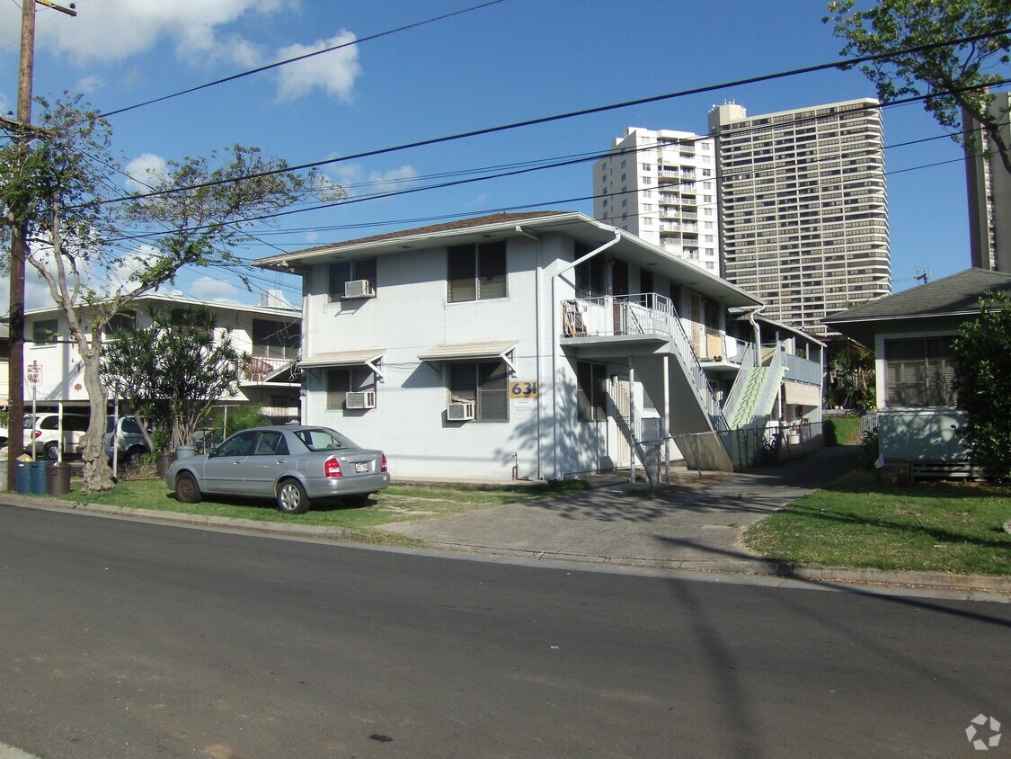 Primary Photo - 631 Hausten St