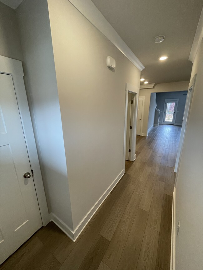 Building Photo - 227 Dalmatian Dr
