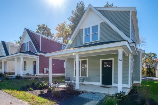 Building Photo - MCO Lancaster Cottages