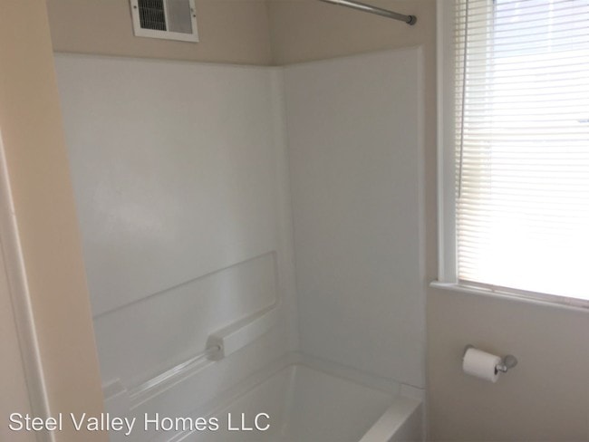 Building Photo - 4245 Chester Dr
