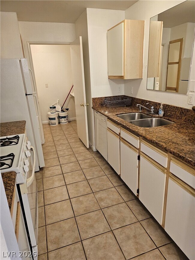 Building Photo - 2200 S Fort Apache Rd