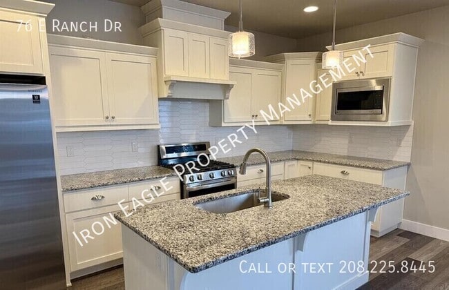 Building Photo - 76 E Ranch Dr