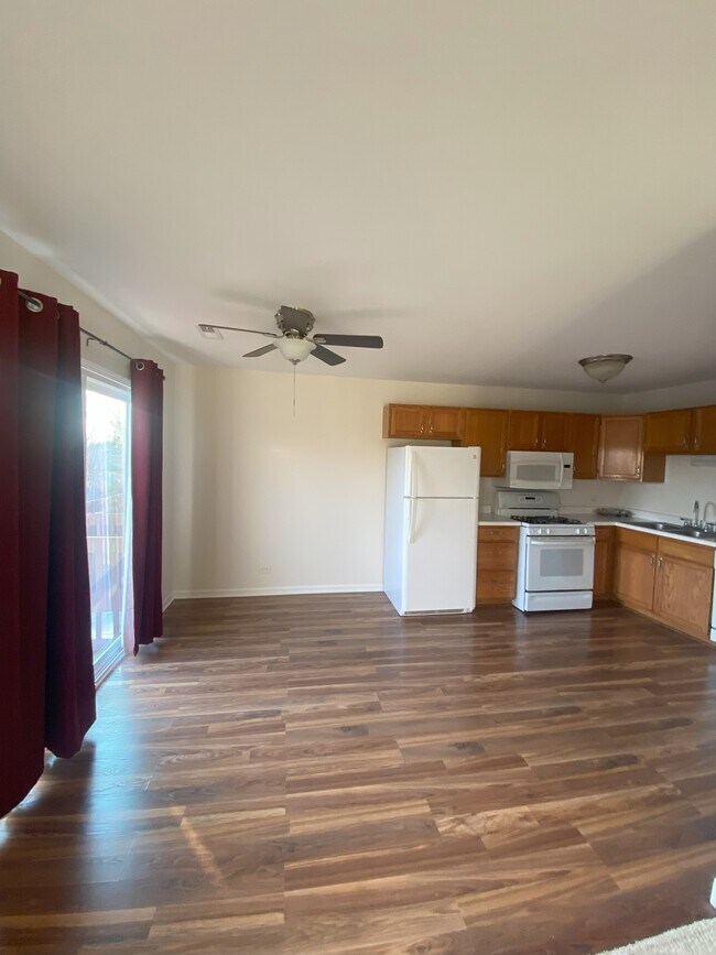 KitcheView1 - 295 Woodridge Cir Apartment