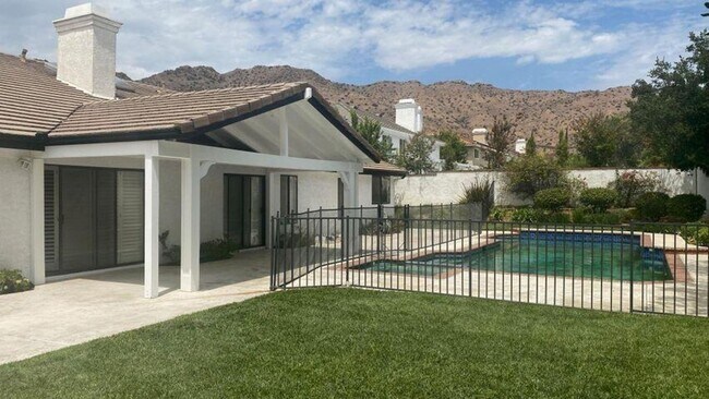 Fenced Pool and Spa - 1142 Earlham Ct