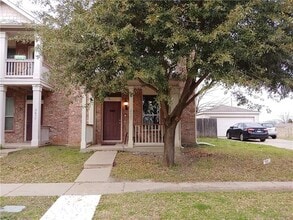 Building Photo - 2637 Boedeker Dr