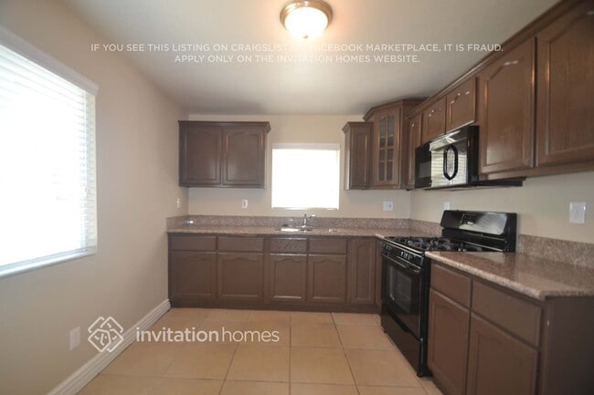 Building Photo - 1355 W 60th St