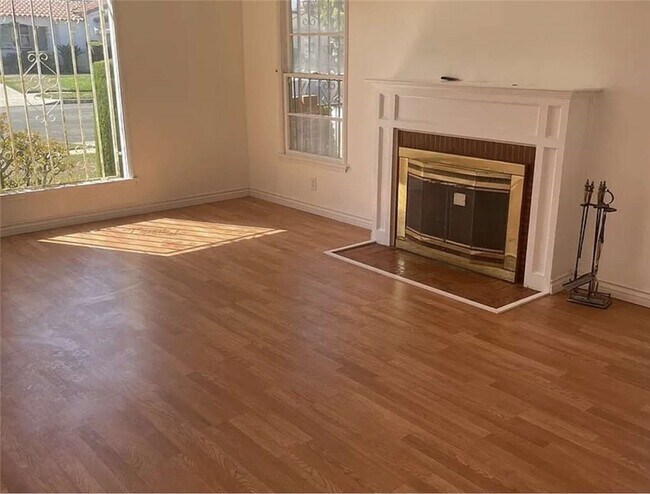 Building Photo - 8724 Ruthelen St