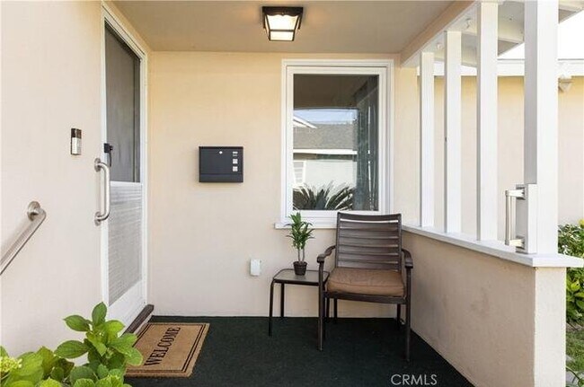 Foto del edificio - 6430 Denmead St
