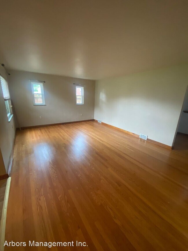 Building Photo - 3 br, 1.5 bath House - 430 W Grant Street