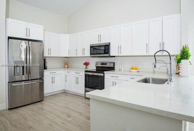 Foto del edificio - 8325 NW 161st Terrace