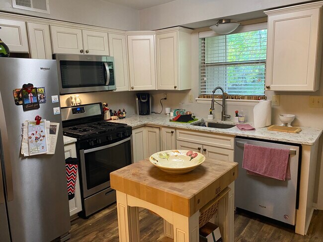 Kitchen - 108 Ephesus Church Rd