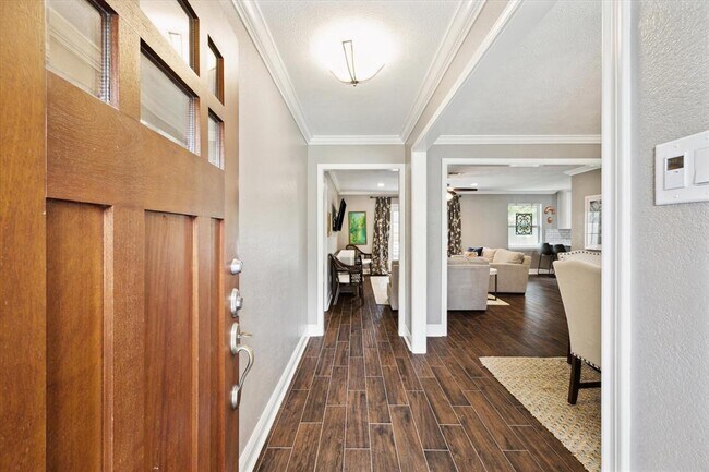 Foto del edificio - 5807 Duxbury St