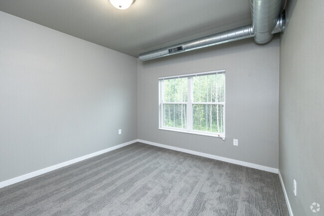 2BR, 2BA - 1,002SF - Primary Bedroom - Kraewood Flats - Rent Special