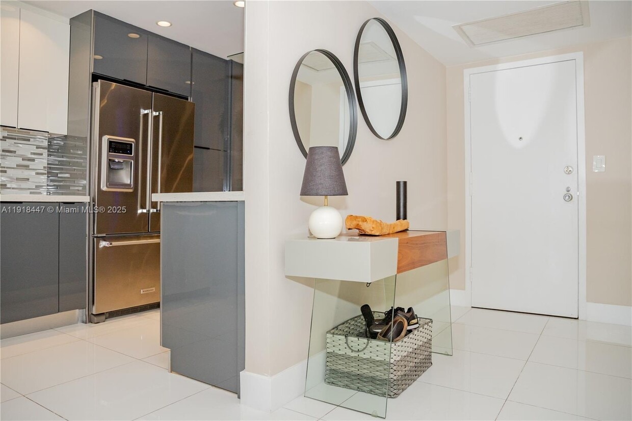 Foto principal - 3375 N Country Club Dr