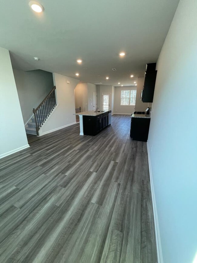 Building Photo - Room in Townhome on Southern Magnolia Dr