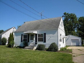 Building Photo - 2484 E 38th St