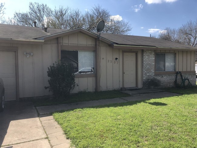 Foto del edificio - 2307 Dove Springs Dr