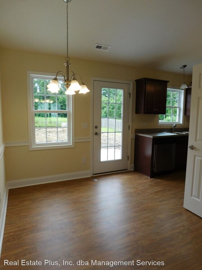Building Photo - 3 br, 2 bath House - 236 Saratoga Lane