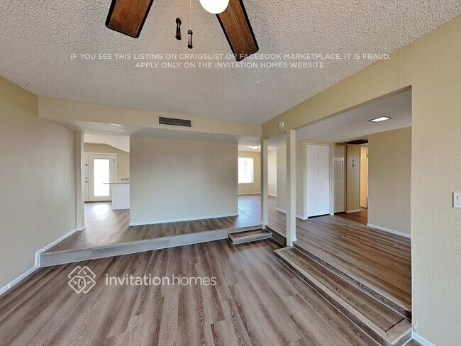 Foto del edificio - 4621 W Carol Ave