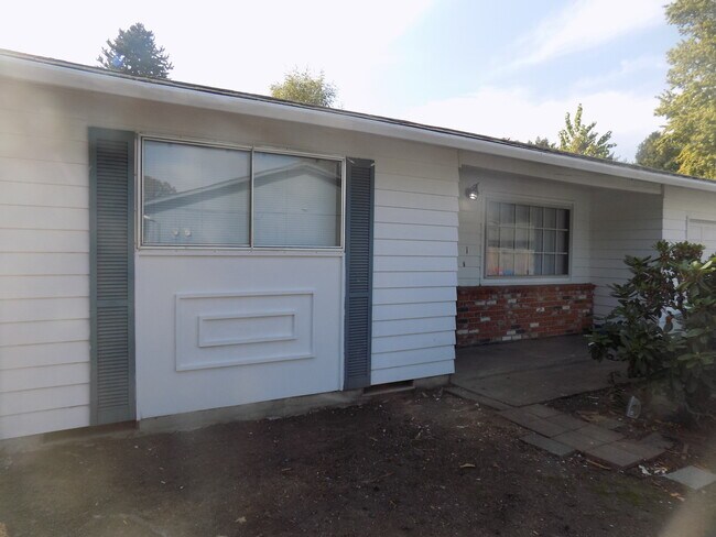 Foto del edificio - 10915 SW Hall Blvd