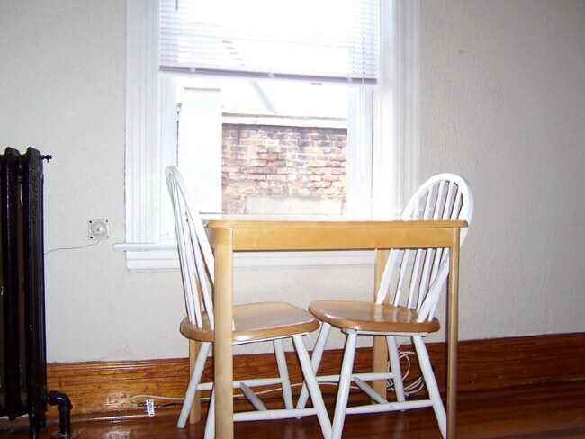 kitchen table & chairs - 226 Jay St