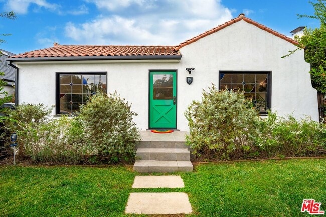 Building Photo - 623 N Sierra Bonita Ave