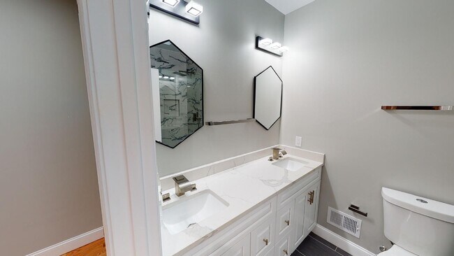 Building Photo - 420 K St NE