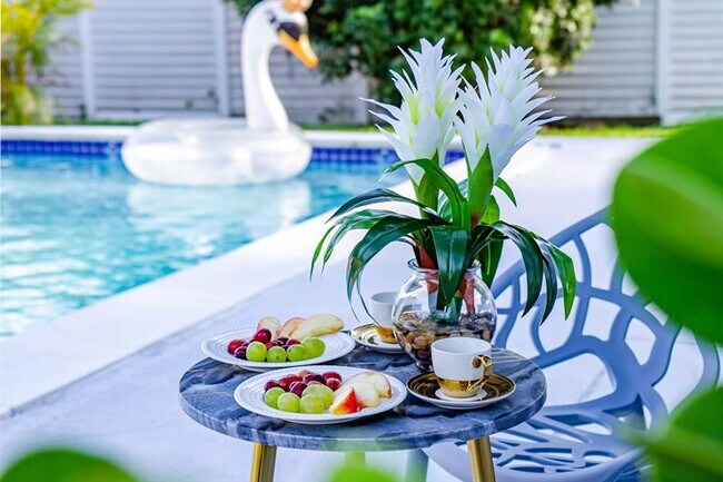 Foto del edificio - 1613 N 16th Ct