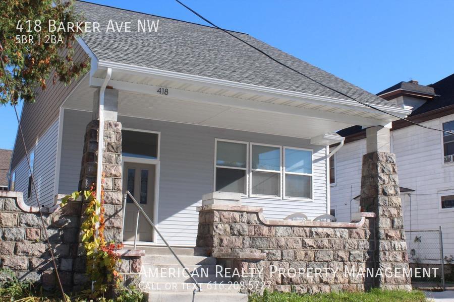 Primary Photo - 418 Barker Ave NW