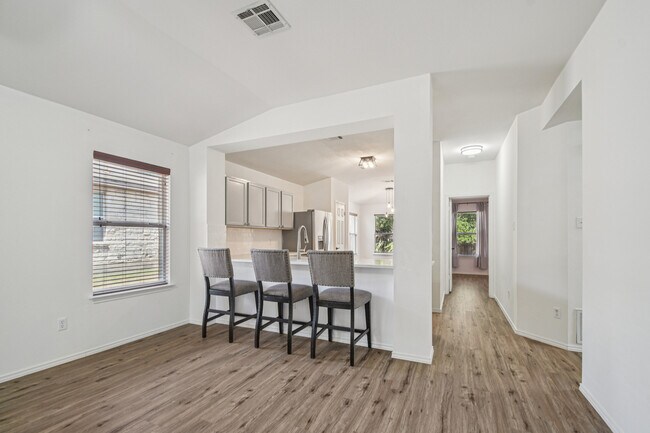 Foto del edificio - 247 San Felipe Dr