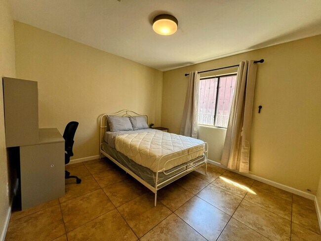 Foto del edificio - 1231 E Lee St