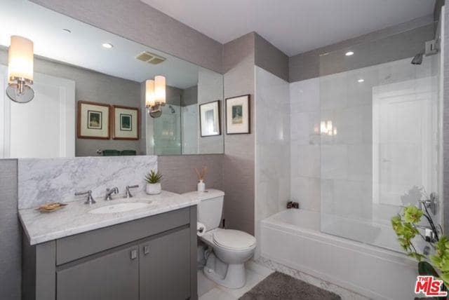 Foto del edificio - 1 W Century Dr