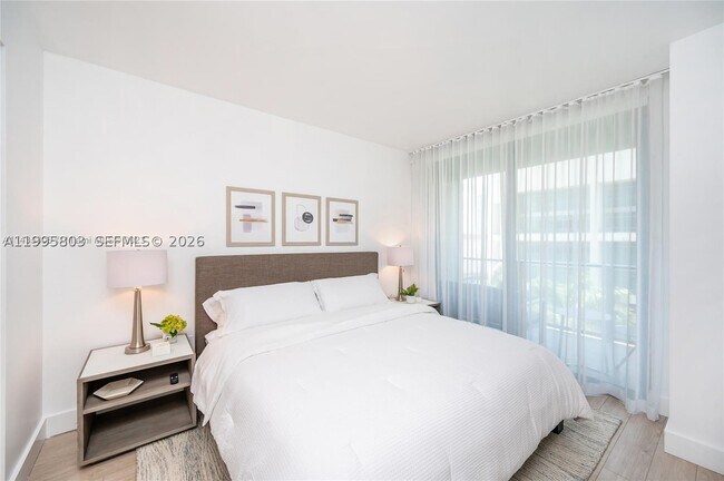 Foto del edificio - 121 NE 34th St
