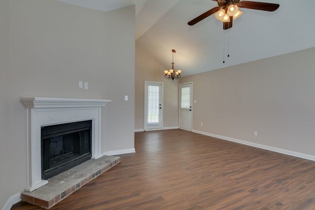 Building Photo - 2213 Birnam Pl