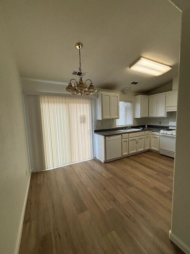 Foto del edificio - Apply Now to Schedule Viewing.