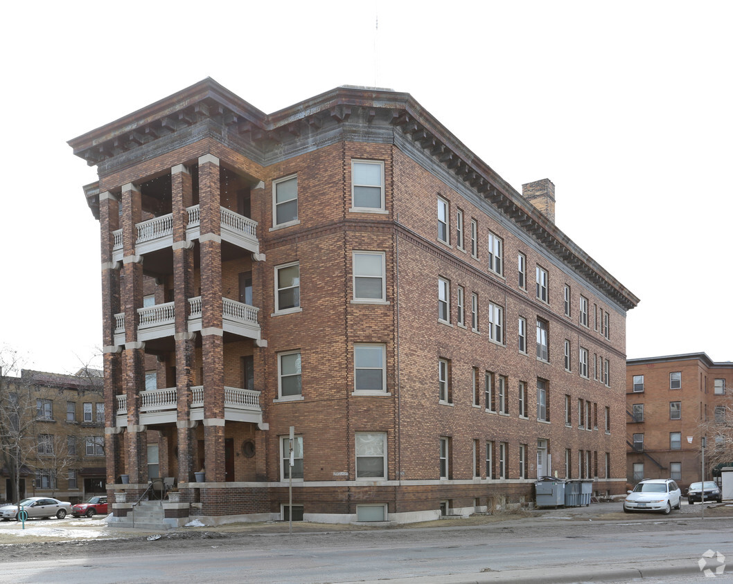 Building Photo - Lowry Hill District: Apartments