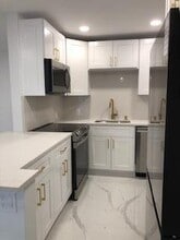 Building Photo - 392 Mansfield I