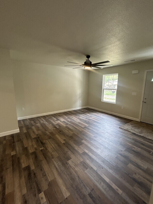 Foto del edificio - 838 S Hickory St