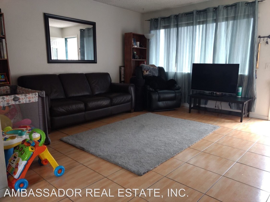 Foto principal - 1 br, 1 bath House - 329 East Orange Street