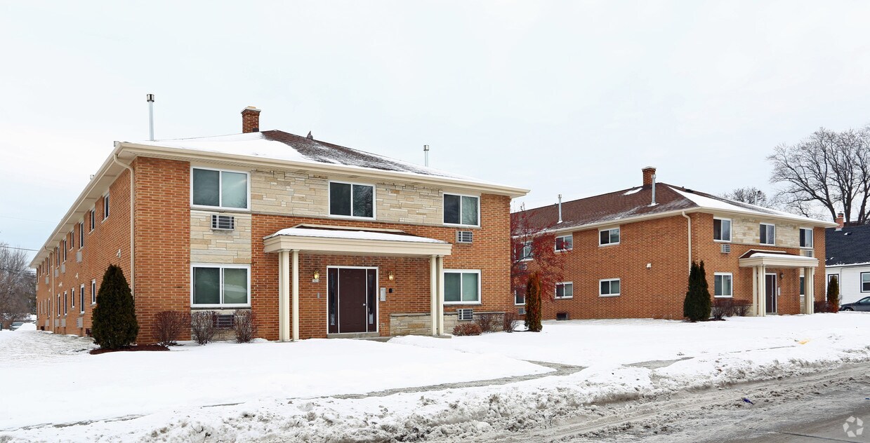 Building Photo - 1414-1420 E Warnimont Ave