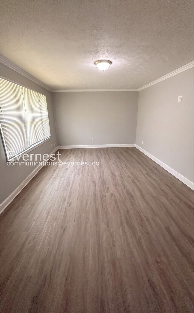 Foto del edificio - 742 Winter Ln