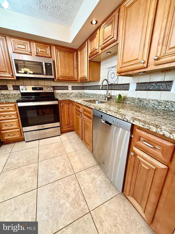 Foto del edificio - 5579 Glasgow Woods Ct
