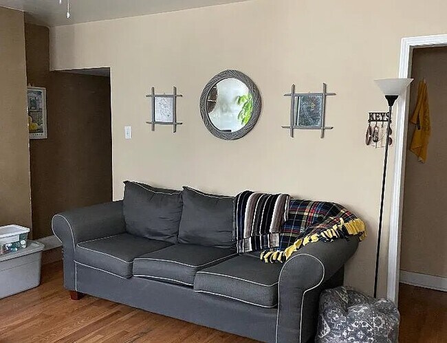 Foto del edificio - 2511 Larkins Wy