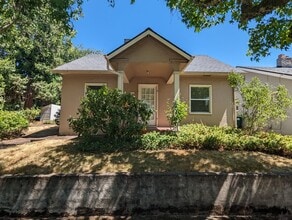 Building Photo - 2417 Agate St