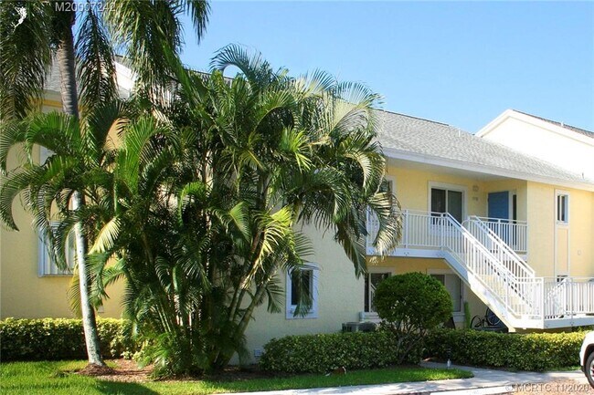 Building Photo - 5571 NE Gulfstream Way